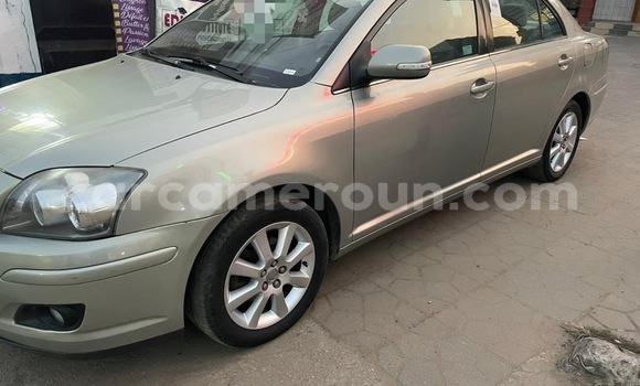 Sayi Imported Toyota Avensis Sauran Mota in Douala a Ƙasar Kamaru Sayi Imported Toyota Avensis Sauran Mota in Douala a Ƙasar Kamaru