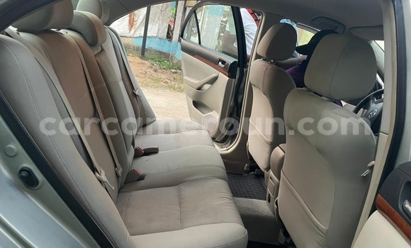Sayi Imported Toyota Avensis Sauran Mota in Douala a Ƙasar Kamaru Sayi Imported Toyota Avensis Sauran Mota in Douala a Ƙasar Kamaru