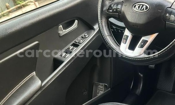 Sayi Na hannu Kia Sportage Red Mota in Douala a Ƙasar Kamaru Sayi Na hannu Kia Sportage Red Mota in Douala a Ƙasar Kamaru
