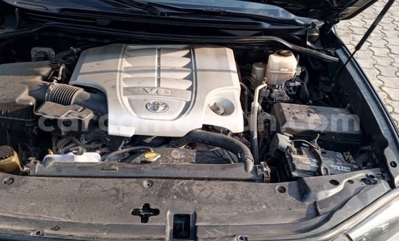 Sayi Imported Toyota Land Cruiser Black Mota in Douala a Ƙasar Kamaru Sayi Imported Toyota Land Cruiser Black Mota in Douala a Ƙasar Kamaru