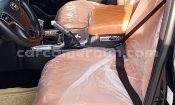 Sayi Imported Toyota Land Cruiser Black Mota in Douala a Ƙasar Kamaru Sayi Imported Toyota Land Cruiser Black Mota in Douala a Ƙasar Kamaru