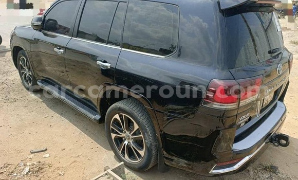 Sayi Imported Toyota Land Cruiser Black Mota in Douala a Ƙasar Kamaru Sayi Imported Toyota Land Cruiser Black Mota in Douala a Ƙasar Kamaru