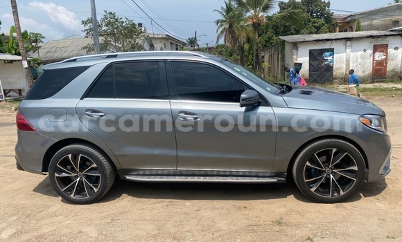 Sayi Na hannu Mercedes‒Benz GLE Sauran Mota in Douala a Ƙasar Kamaru Sayi Na hannu Mercedes‒Benz GLE Sauran Mota in Douala a Ƙasar Kamaru