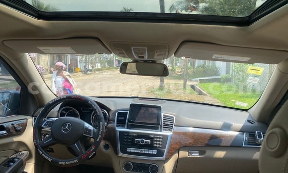 Sayi Na hannu Mercedes‒Benz GLE Sauran Mota in Douala a Ƙasar Kamaru Sayi Na hannu Mercedes‒Benz GLE Sauran Mota in Douala a Ƙasar Kamaru