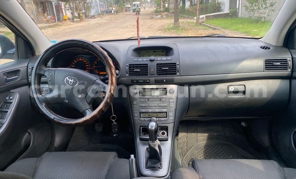 Sayi Na hannu Toyota Avensis Azurfa Mota in Douala a Ƙasar Kamaru Sayi Na hannu Toyota Avensis Azurfa Mota in Douala a Ƙasar Kamaru