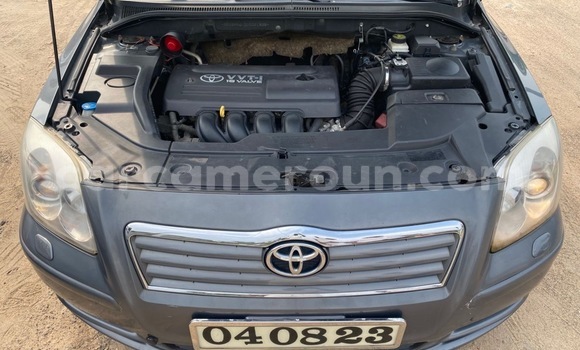 Sayi Na hannu Toyota Avensis Azurfa Mota in Douala a Ƙasar Kamaru Sayi Na hannu Toyota Avensis Azurfa Mota in Douala a Ƙasar Kamaru