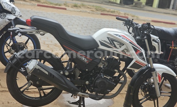 Sayi Na hannu Lifan LF150 Black Motsi in Douala a Ƙasar Kamaru