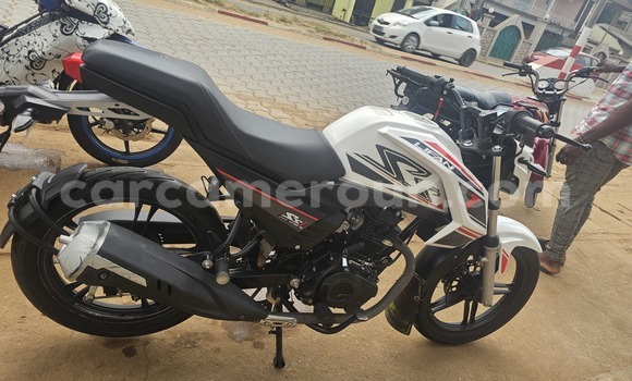Sayi Na hannu Lifan LF150 Black Motsi in Douala a Ƙasar Kamaru Sayi Na hannu Lifan LF150 Black Motsi in Douala a Ƙasar Kamaru