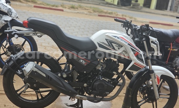 Sayi Na hannu Lifan LF150 Black Motsi in Douala a Ƙasar Kamaru Sayi Na hannu Lifan LF150 Black Motsi in Douala a Ƙasar Kamaru