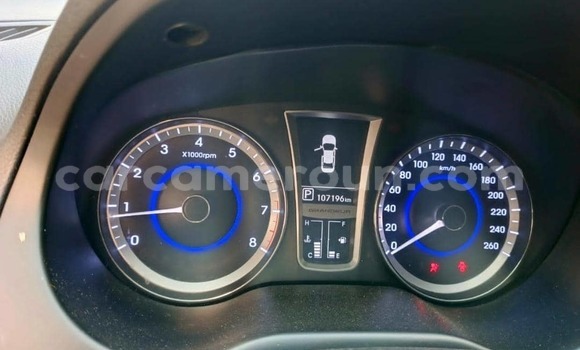 Sayi Na hannu Hyundai Grandeur Black Mota in Douala a Ƙasar Kamaru Sayi Na hannu Hyundai Grandeur Black Mota in Douala a Ƙasar Kamaru