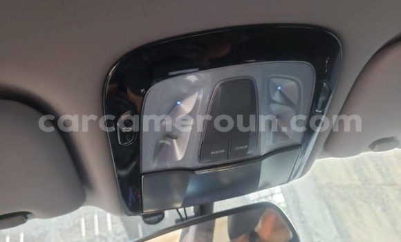 Sayi Na hannu Hyundai Grandeur Black Mota in Douala a Ƙasar Kamaru Sayi Na hannu Hyundai Grandeur Black Mota in Douala a Ƙasar Kamaru