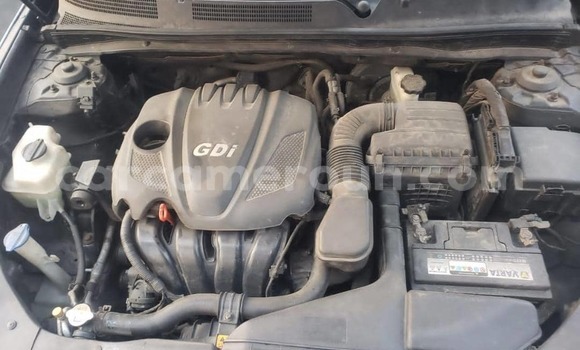 Sayi Na hannu Hyundai Grandeur Black Mota in Douala a Ƙasar Kamaru Sayi Na hannu Hyundai Grandeur Black Mota in Douala a Ƙasar Kamaru