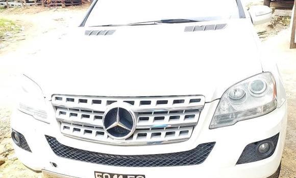 Sayi Na hannu Mercedes‒Benz ML–Class White Mota in Douala a Ƙasar Kamaru Sayi Na hannu Mercedes‒Benz ML–Class White Mota in Douala a Ƙasar Kamaru