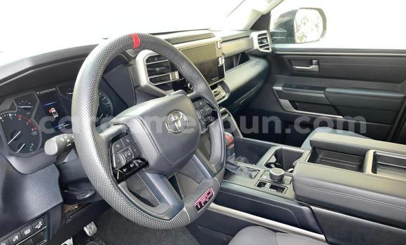 Sayi Na hannu Toyota Tundra Black Mota in Douala a Ƙasar Kamaru Sayi Na hannu Toyota Tundra Black Mota in Douala a Ƙasar Kamaru