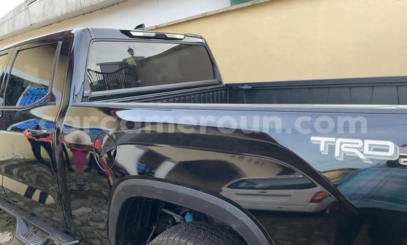 Sayi Na hannu Toyota Tundra Black Mota in Douala a Ƙasar Kamaru Sayi Na hannu Toyota Tundra Black Mota in Douala a Ƙasar Kamaru