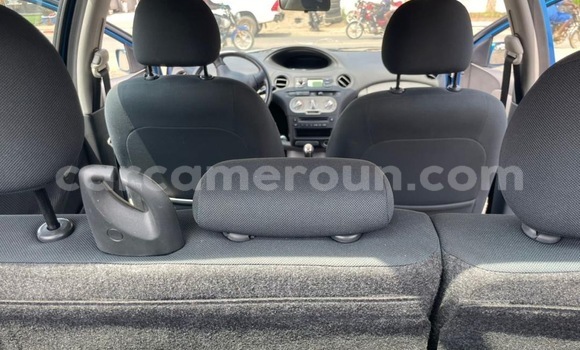Sayi Imported Toyota Yaris Blue Mota in Douala a Ƙasar Kamaru Sayi Imported Toyota Yaris Blue Mota in Douala a Ƙasar Kamaru