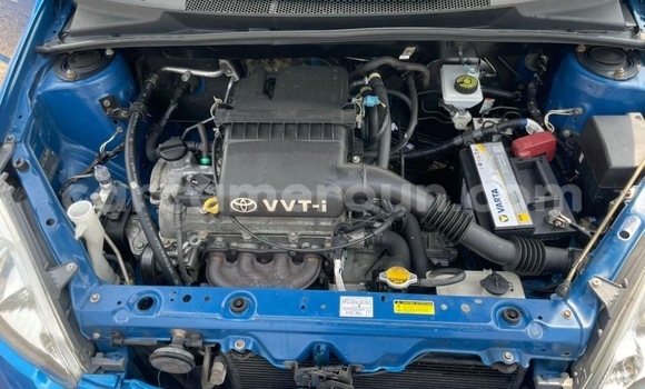 Sayi Imported Toyota Yaris Blue Mota in Douala a Ƙasar Kamaru Sayi Imported Toyota Yaris Blue Mota in Douala a Ƙasar Kamaru