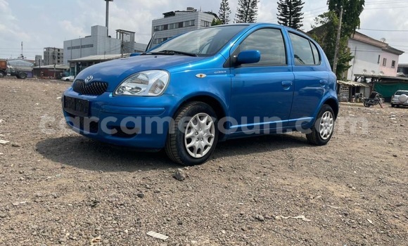 Sayi Imported Toyota Yaris Blue Mota in Douala a Ƙasar Kamaru Sayi Imported Toyota Yaris Blue Mota in Douala a Ƙasar Kamaru