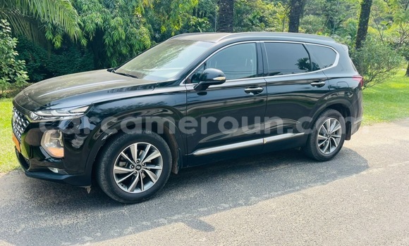 Sayi Na hannu Hyundai Santa Fe Black Mota in Douala a Ƙasar Kamaru Sayi Na hannu Hyundai Santa Fe Black Mota in Douala a Ƙasar Kamaru