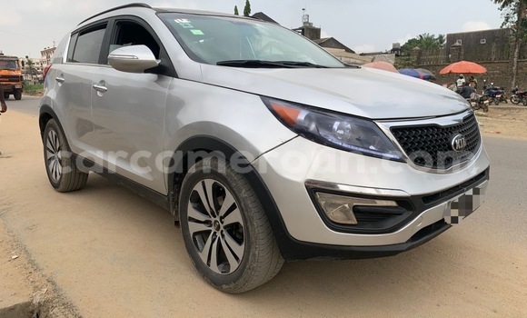 Sayi Na hannu Kia Sportage Azurfa Mota in Douala a Ƙasar Kamaru