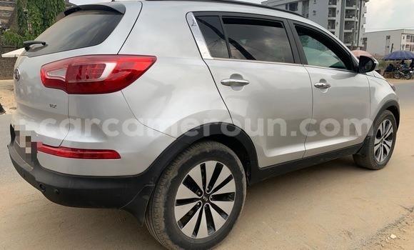 Sayi Na hannu Kia Sportage Azurfa Mota in Douala a Ƙasar Kamaru Sayi Na hannu Kia Sportage Azurfa Mota in Douala a Ƙasar Kamaru