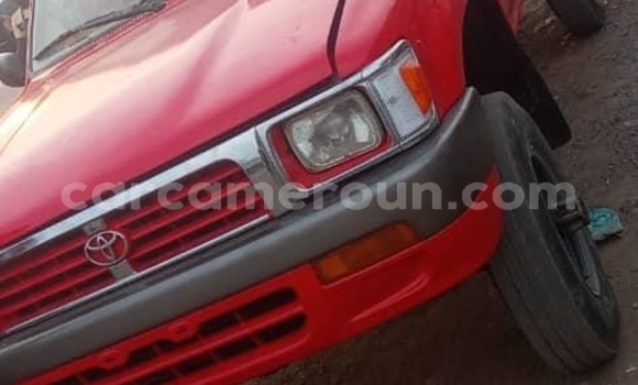 Sayi Imported Toyota Hilux Red Mota in Douala a Ƙasar Kamaru