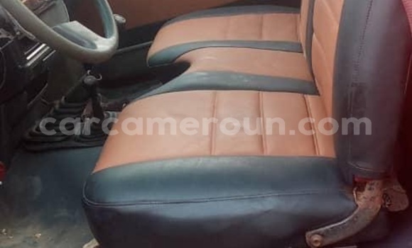 Sayi Imported Toyota Hilux Red Mota in Douala a Ƙasar Kamaru Sayi Imported Toyota Hilux Red Mota in Douala a Ƙasar Kamaru