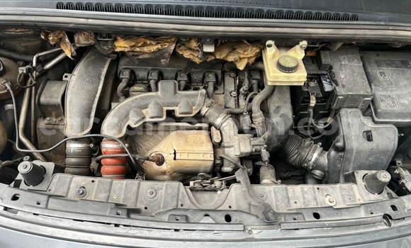 Sayi Na hannu Peugeot 3008 Azurfa Mota in Douala a Ƙasar Kamaru Sayi Na hannu Peugeot 3008 Azurfa Mota in Douala a Ƙasar Kamaru