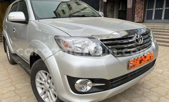 Sayi Na hannu Toyota Fortuner Sauran Mota in Douala a Ƙasar Kamaru