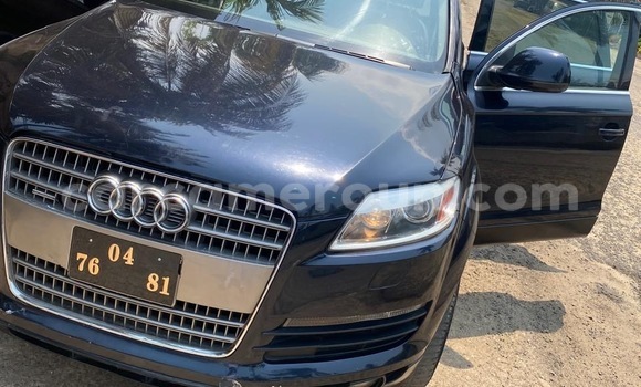 Sayi Na hannu Audi Q7 Blue Mota in Douala a Ƙasar Kamaru Sayi Na hannu Audi Q7 Blue Mota in Douala a Ƙasar Kamaru