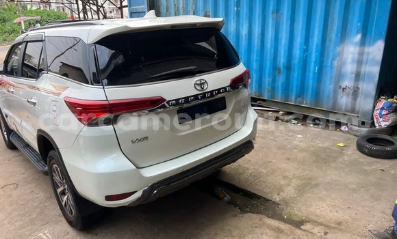 Acheter Import Voiture Toyota Fortuner Blanc à Douala, Littoral Cameroon Acheter Import Voiture Toyota Fortuner Blanc à Douala, Littoral Cameroon