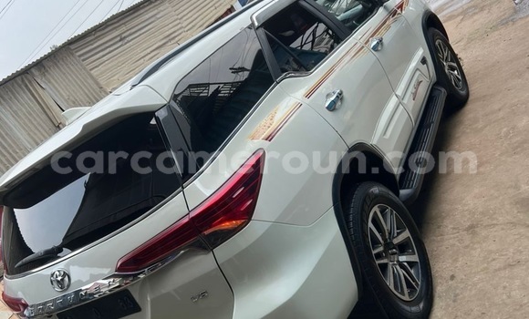 Acheter Import Voiture Toyota Fortuner Blanc à Douala, Littoral Cameroon Acheter Import Voiture Toyota Fortuner Blanc à Douala, Littoral Cameroon