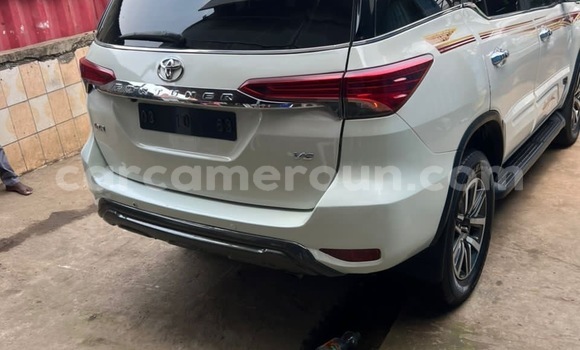 Acheter Import Voiture Toyota Fortuner Blanc à Douala, Littoral Cameroon Acheter Import Voiture Toyota Fortuner Blanc à Douala, Littoral Cameroon