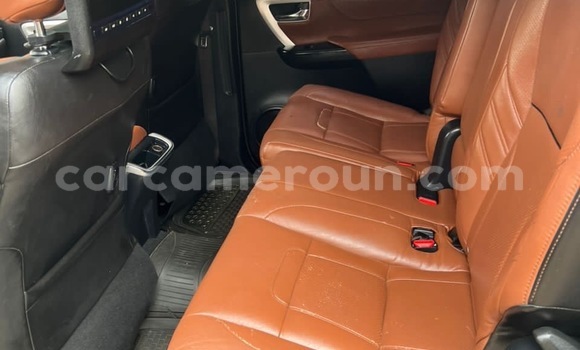 Acheter Import Voiture Toyota Fortuner Blanc à Douala, Littoral Cameroon Acheter Import Voiture Toyota Fortuner Blanc à Douala, Littoral Cameroon