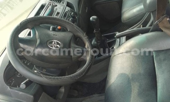 Sayi Na hannu Toyota Hilux White Mota in Douala a Ƙasar Kamaru Sayi Na hannu Toyota Hilux White Mota in Douala a Ƙasar Kamaru