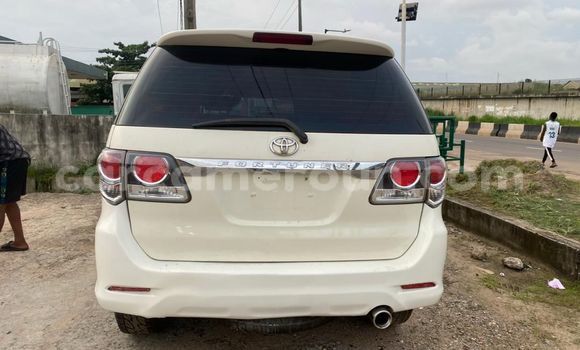 Acheter Occasion Voiture Toyota Fortuner Blanc à Douala, Littoral Cameroon Acheter Occasion Voiture Toyota Fortuner Blanc à Douala, Littoral Cameroon