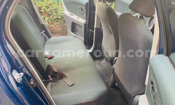 Sayi Na hannu Toyota Yaris Blue Mota in Douala a Ƙasar Kamaru Sayi Na hannu Toyota Yaris Blue Mota in Douala a Ƙasar Kamaru