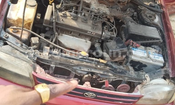 Sayi Na hannu Toyota Carina E Red Mota in Douala a Ƙasar Kamaru Sayi Na hannu Toyota Carina E Red Mota in Douala a Ƙasar Kamaru