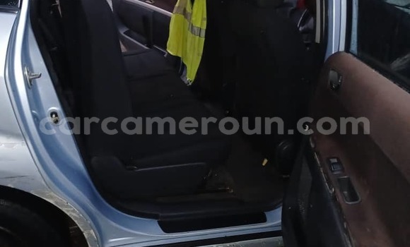 Acheter Occasion Voiture Toyota Corolla Verso Bleu à Douala, Littoral Cameroon Acheter Occasion Voiture Toyota Corolla Verso Bleu à Douala, Littoral Cameroon