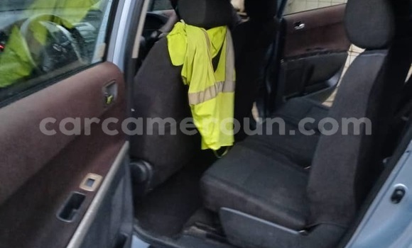 Acheter Occasion Voiture Toyota Corolla Verso Bleu à Douala, Littoral Cameroon Acheter Occasion Voiture Toyota Corolla Verso Bleu à Douala, Littoral Cameroon