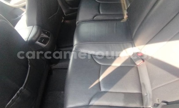 Sayi Na hannu Hyundai Grandeur Black Mota in Douala a Ƙasar Kamaru Sayi Na hannu Hyundai Grandeur Black Mota in Douala a Ƙasar Kamaru