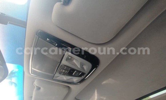 Sayi Na hannu Hyundai Grandeur Black Mota in Douala a Ƙasar Kamaru Sayi Na hannu Hyundai Grandeur Black Mota in Douala a Ƙasar Kamaru