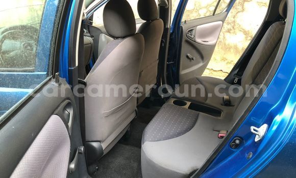 Sayi Na hannu Toyota Yaris Blue Mota in Douala a Ƙasar Kamaru Sayi Na hannu Toyota Yaris Blue Mota in Douala a Ƙasar Kamaru