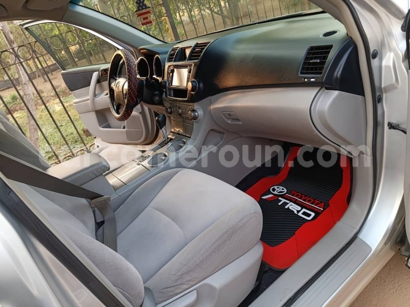 Big with watermark toyota highlander central cameroon yaounde 17971