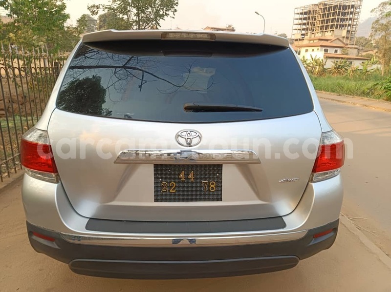 Big with watermark toyota highlander central cameroon yaounde 17971