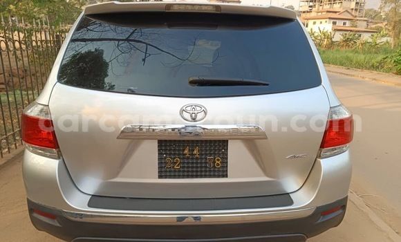 Buy Used Toyota Highlander Silver Car in Yaounde in Central Cameroon Buy Used Toyota Highlander Silver Car in Yaounde in Central Cameroon
