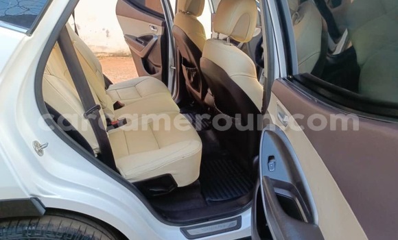 Buy Used Hyundai Santa Fe White Car in Yaounde in Central Cameroon Buy Used Hyundai Santa Fe White Car in Yaounde in Central Cameroon
