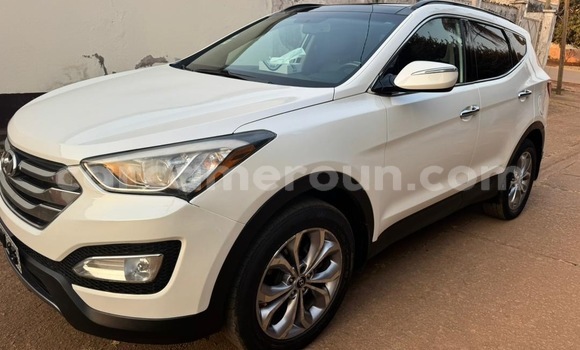 Sayi Na hannu Hyundai Santa Fe White Mota in Yaounde a Babban Kamaru