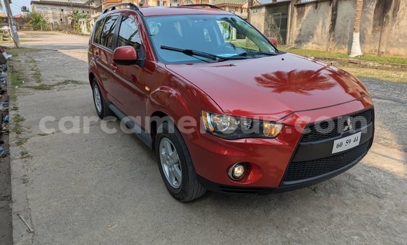 Sayi Na hannu Mitsubishi Outlander Red Mota in Douala a Ƙasar Kamaru Sayi Na hannu Mitsubishi Outlander Red Mota in Douala a Ƙasar Kamaru