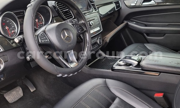 Sayi Imported Mercedes‒Benz GLE Black Mota in Douala a Ƙasar Kamaru Sayi Imported Mercedes‒Benz GLE Black Mota in Douala a Ƙasar Kamaru